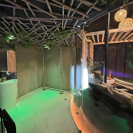 Omira - Nuits D'exception & Love hotel 3*