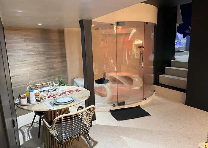 Motel para Casais Omira - Nuits D'exception & 3*